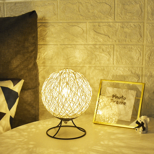 Nordic Vine Ball Shaped Table Lamp